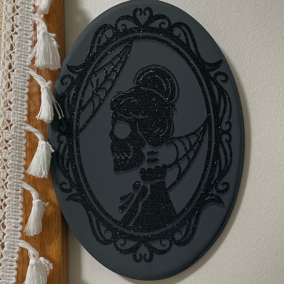 Handmade Wood Skull Decor (set of 4) - Picture 6 of 12